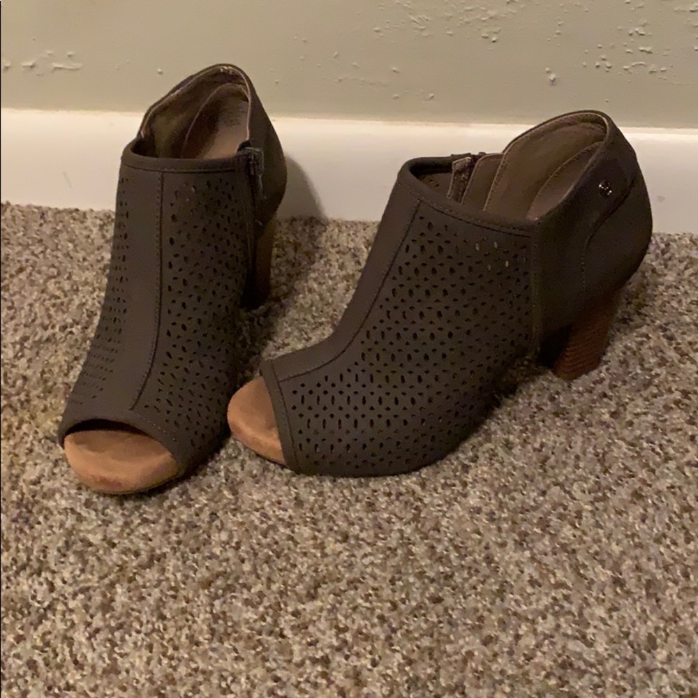 Giani Bernini Angye Memory Foam Peep-toe Shooties